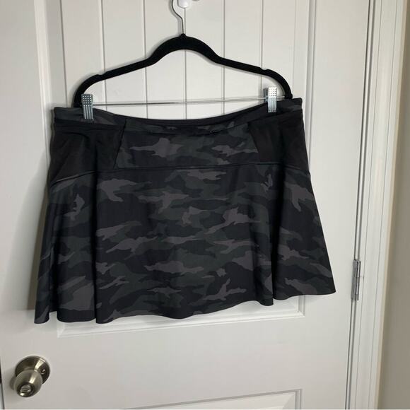Athleta camo match point printed skort 13.5 inch size XL camouflage skirt shorts - Picture 1 of 7